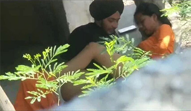 Punjabi Sardar Aur Uski Gf Ki Outdoor Sex Hidden Cam